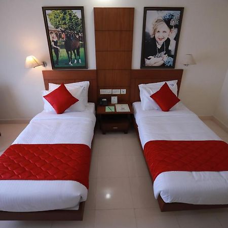 Hotel Peninsula Thrissur Zewnętrze zdjęcie