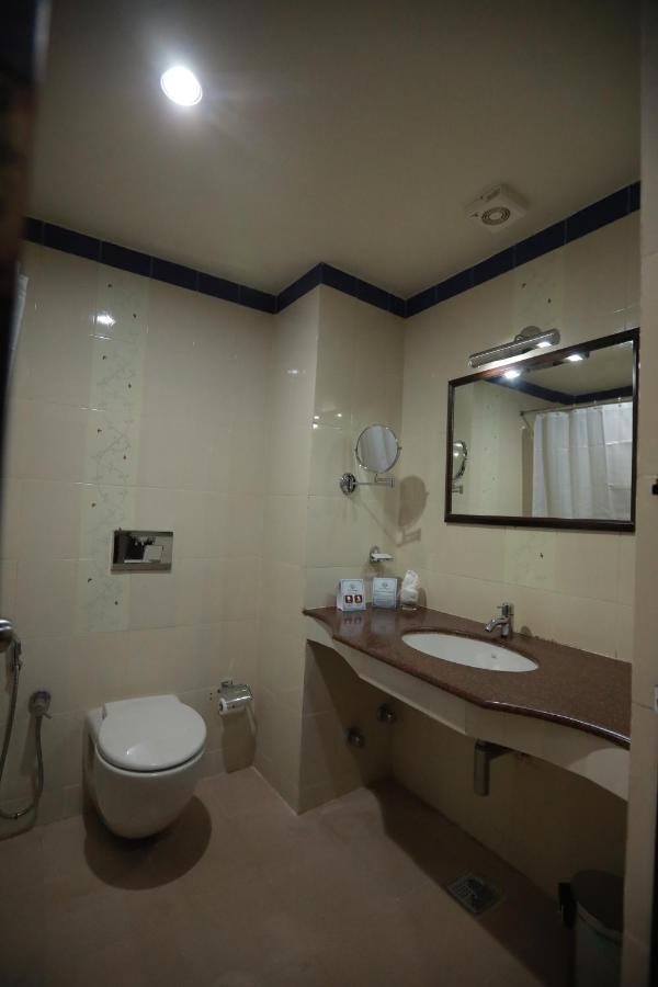 Hotel Peninsula Thrissur Zewnętrze zdjęcie