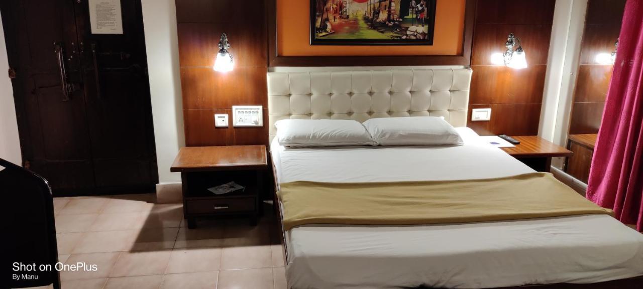 Hotel Peninsula Thrissur Zewnętrze zdjęcie