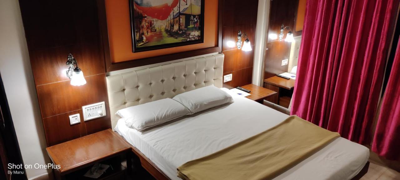 Hotel Peninsula Thrissur Zewnętrze zdjęcie