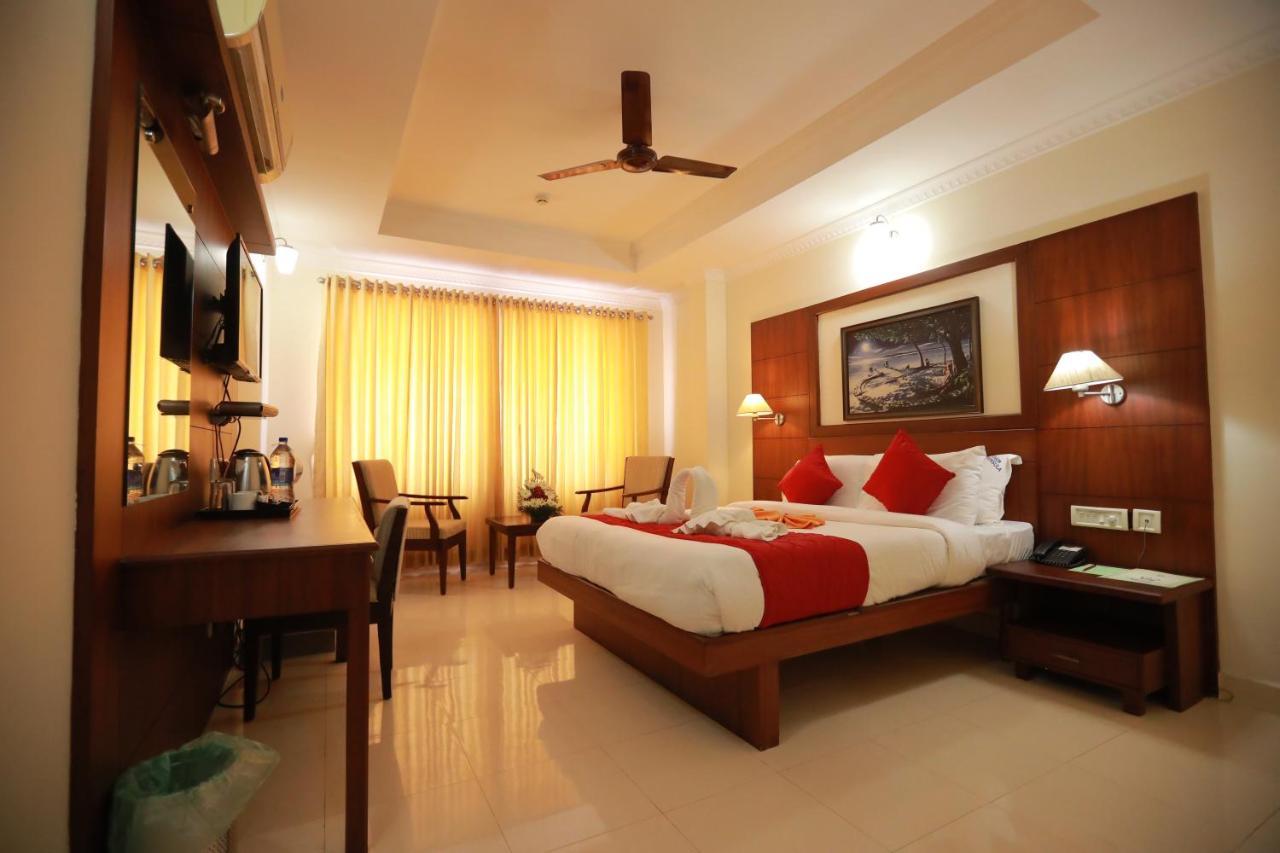 Hotel Peninsula Thrissur Zewnętrze zdjęcie
