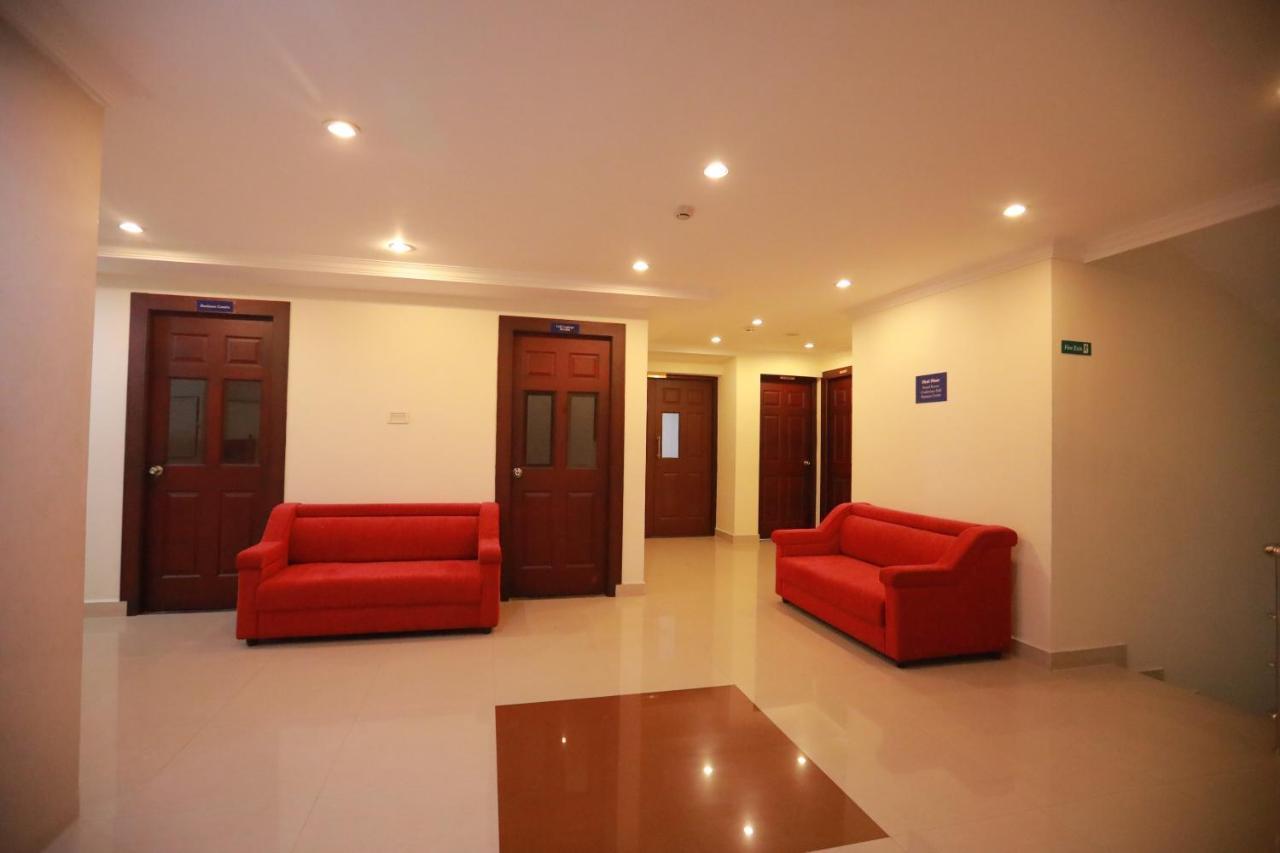 Hotel Peninsula Thrissur Zewnętrze zdjęcie