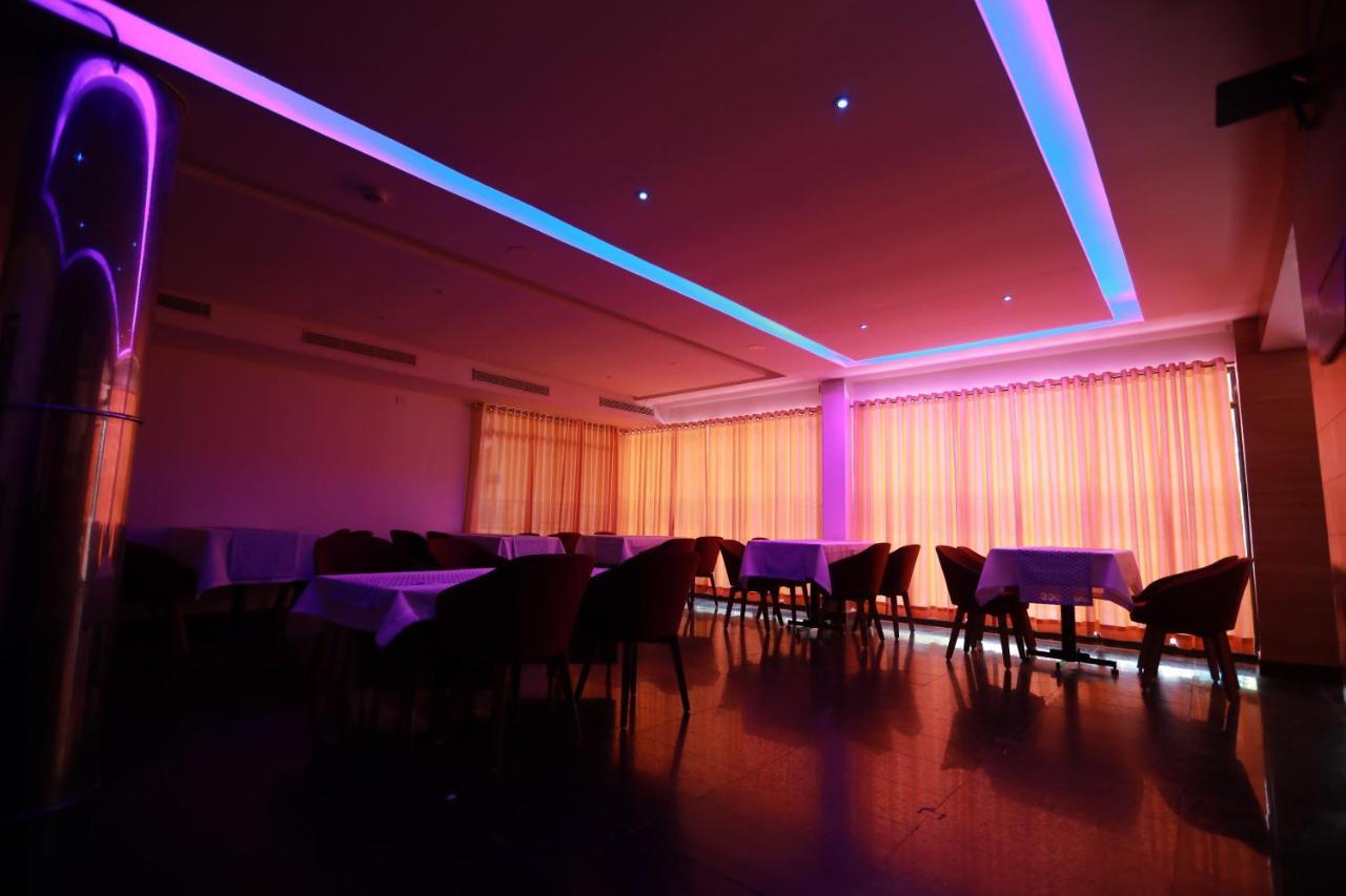 Hotel Peninsula Thrissur Zewnętrze zdjęcie